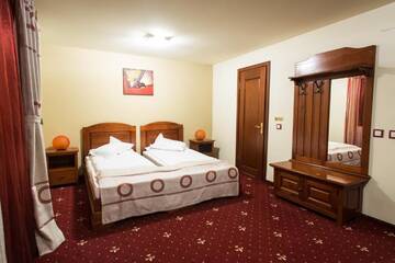 Фото номера Двухместный номер с 1 кроватью или 2 отдельными кроватями Отель Red Hotel г. Александрия 13